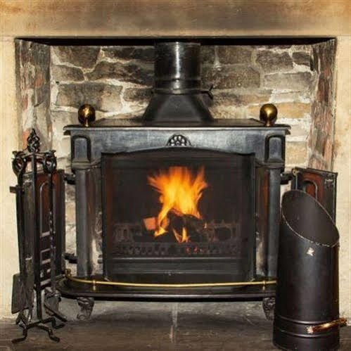 The White Hart At Lydgate